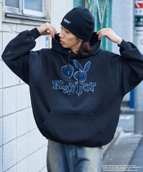 PLAYBOY（プレイボーイ）の「【SEQUENZ（シークエンズ）】PB DENIM WAPPEN P/K /  ヴィンテージライク オーバーサイズ プルパーカー グランジ スケーター（パーカー・メンズ・ブラック/ライトグレー/ブラウン/ネイビー・MEDIUM/LARGE/X-LARGE）」の9枚目の写真