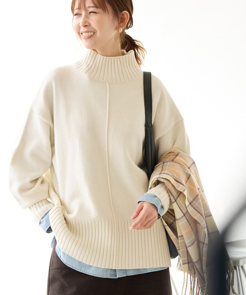 ROPE' PICNIC（ロペピクニック）の「センターラインミドル丈ハイネックニットプルオーバー/帯電防止・洗濯機OK・リンクコーデ（ニット/セーター・レディース・ライトグレー/レッド/キナリ/ブラック/ブルー系その他4/ブルー系その他5・38）」の2枚目の写真