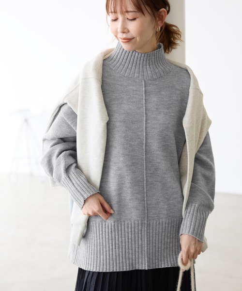 ROPE' PICNIC（ロペピクニック）の「センターラインミドル丈ハイネックニットプルオーバー/帯電防止・洗濯機OK・リンクコーデ（ニット/セーター・レディース・ライトグレー/レッド/キナリ/ブラック/ブルー系その他4/ブルー系その他5・38）」の4枚目の写真