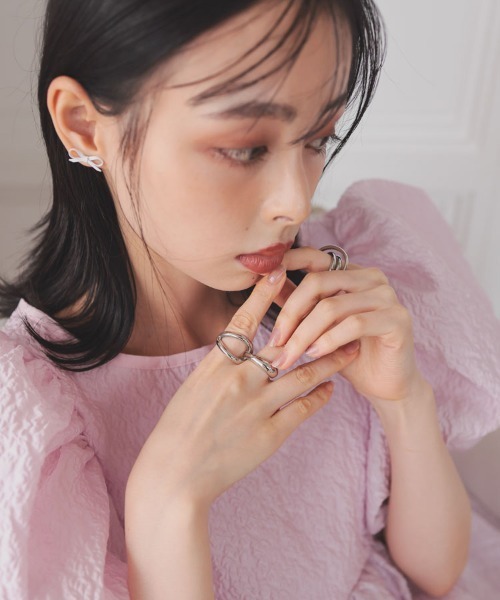 at.(アット)の「【at.】ryoco シロクロリボンピアス(ピアス(両耳用)・レディース・ブラック/ホワイト・FREE)」の12枚目の写真