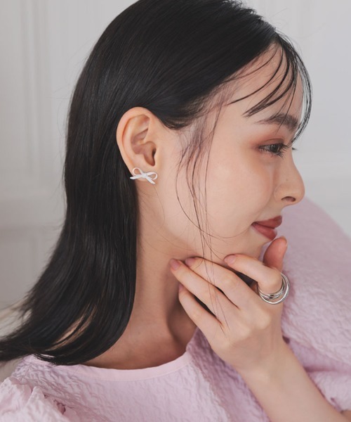 at.(アット)の「【at.】ryoco シロクロリボンピアス(ピアス(両耳用)・レディース・ブラック/ホワイト・FREE)」の11枚目の写真
