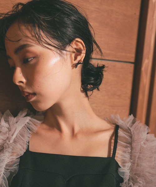 at.(アット)の「【at.】ryoco シロクロリボンピアス(ピアス(両耳用)・レディース・ブラック/ホワイト・FREE)」の8枚目の写真