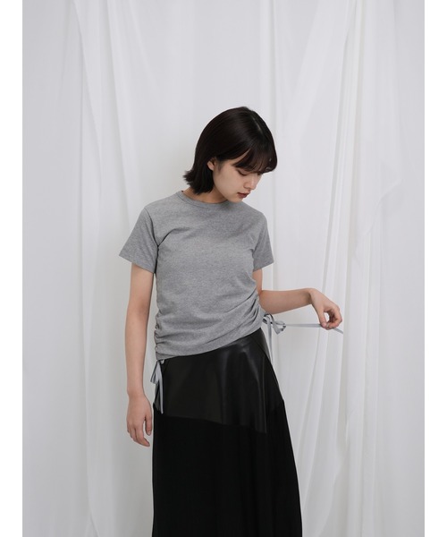 Enewd nina（エニュードニーナ）の「【ZOZO限定】リボン ドロー Tシャツ トップス カットソー 半袖 ギャザー（Tシャツ/カットソー・レディース・ホワイト/ブラック/グレー・FREE）」の6枚目の写真