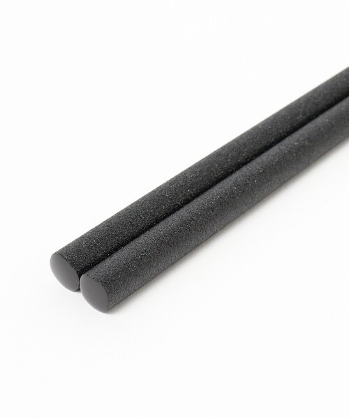 BEAMS JAPAN(ビームス ジャパン)の「【別注】株式会社イシダ / 若狭塗 本乾漆 箸(カトラリー・メンズ・ブラック/レッド/ネイビー・ONE SIZE)」の8枚目の写真