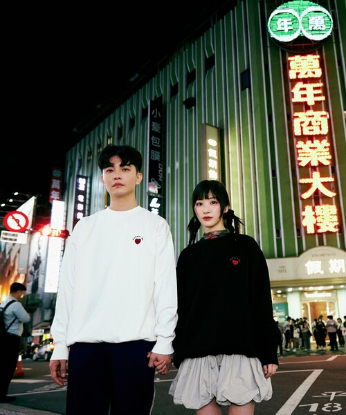 FREAK'S STORE×KURT WU プルオーバースウェット FREAK\u0027S STORE×KURT WU プルオーバースウェット Kurt Wu⁄two side hug