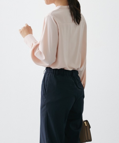 slattgir(スラットジール)の「高身長 スタンドネック袖ボリューム長袖ブラウス (トールサイズ)(シャツ/ブラウス・レディース・オフホワイト/ブラック/ピンクベージュ・LL/M/L)」の20枚目の写真