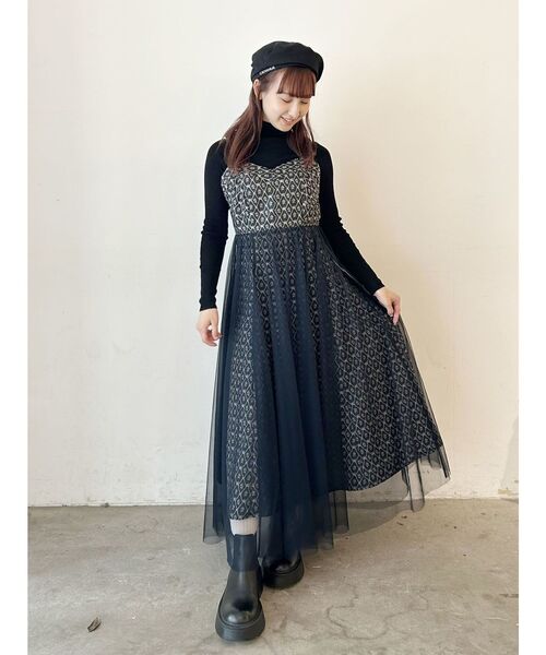 CALNAMUR(カルナムール)の「ジャガードシアーレイヤードドレス(ワンピース・レディース・ブラック/ネイビー・SMALL/MEDIUM)」の3枚目の写真