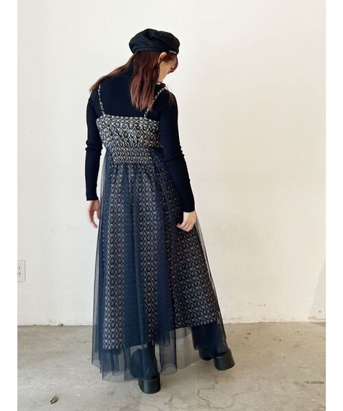 CALNAMUR(カルナムール)の「ジャガードシアーレイヤードドレス(ワンピース・レディース・ブラック/ネイビー・SMALL/MEDIUM)」の6枚目の写真