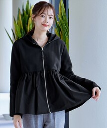 Tiaclasse（ティアクラッセ）の「【大きいサイズ】異素材ジップフレアパーカー（パーカー）」