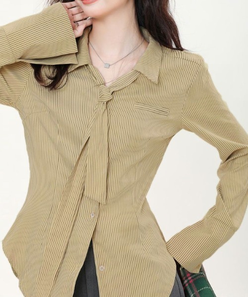 AsheKsha(アシクシャ)の「ネクタイ付き ストライプシャツ(シャツ/ブラウス・レディース・ベージュ/イエロー/ピンク・F)」の3枚目の写真