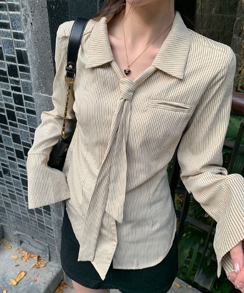 AsheKsha(アシクシャ)の「ネクタイ付き ストライプシャツ(シャツ/ブラウス・レディース・ベージュ/イエロー/ピンク・F)」の9枚目の写真