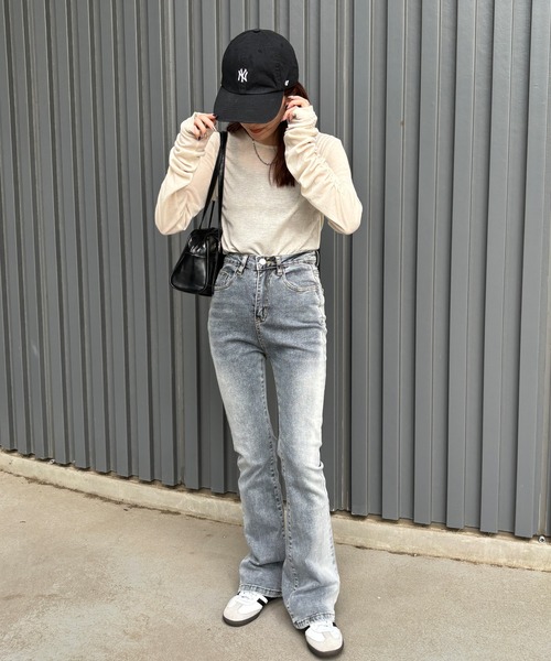 ISOOK（アイスー）の「【ISOOK / アイスー】袖シャーリングトップス  / ギャザー 長袖 ロンT シアートップス レイヤード 無地 春服 春トップス アイボリー ブルー グレー ZOZOTOWN限定（Tシャツ/カットソー・レディース・アイボリー/ブルー/グレー・FREE）」の8枚目の写真