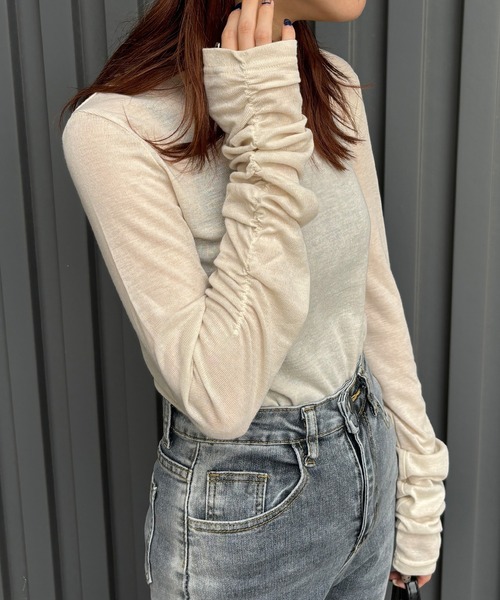 ISOOK（アイスー）の「【ISOOK / アイスー】袖シャーリングトップス  / ギャザー 長袖 ロンT シアートップス レイヤード 無地 春服 春トップス アイボリー ブルー グレー ZOZOTOWN限定（Tシャツ/カットソー・レディース・アイボリー/ブルー/グレー・FREE）」の15枚目の写真