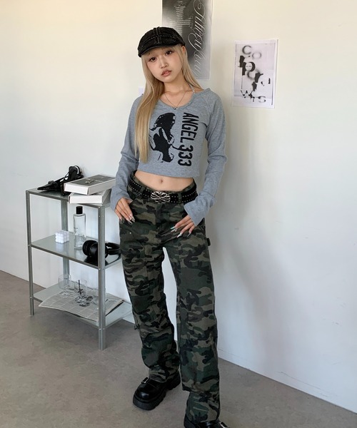 lilful（リルフル）の「【新色ホワイト追加！】2WAY ビーズネックデザインリブプリントロンT（Tシャツ/カットソー・レディース・ブラック/グレー/ホワイト・M/L）」の18枚目の写真