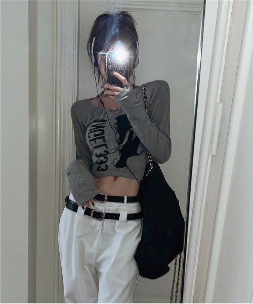 lilful（リルフル）の「【新色ホワイト追加！】2WAY ビーズネックデザインリブプリントロンT（Tシャツ/カットソー・レディース・ブラック/グレー/ホワイト・M/L）」の9枚目の写真