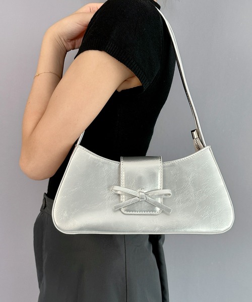 Silly（シリー）の「リボンポイントスクエアバッグ（ショルダーバッグ・レディース・アイボリー/ブラック/ライトブルー/ライトピンク/シルバー/レッド・FREE）」の6枚目の写真