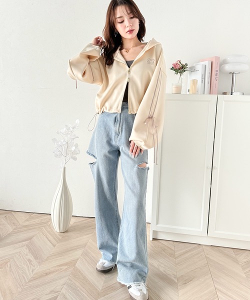 mily bilet(ミウィビレット)の「【mily bilet】大人のこなれ感が魅力。胸刺繍ダブルジップクロップドダンボールパーカー(ショート丈)(パーカー・レディース・ブラック/杢グレー/アイボリー・SMALL/LARGE/MEDIUM/X-LARGE)」の10枚目の写真