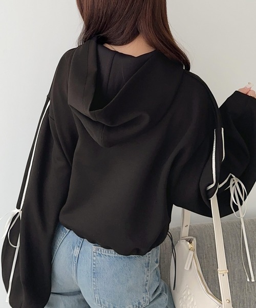 mily bilet(ミウィビレット)の「【mily bilet】大人のこなれ感が魅力。胸刺繍ダブルジップクロップドダンボールパーカー(ショート丈)(パーカー・レディース・ブラック/杢グレー/アイボリー・SMALL/LARGE/MEDIUM/X-LARGE)」の15枚目の写真