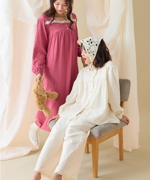 綿100％ダブルガーゼスクエアレースロゴ刺繍長袖パジャマ（ルーム
