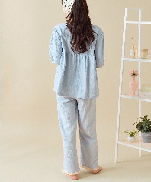 tutuanna(チュチュアンナ)の「綿100%ダブルガーゼスクエアレースロゴ刺繍長袖パジャマ(ルームウェア/パジャマ・レディース・サックスブルー/エンジ/イエロー/ラベンダー/サンドベージュ/クリーム・M/S)」の19枚目の写真
