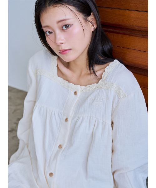 綿100％ダブルガーゼスクエアレースロゴ刺繍長袖パジャマ（ルーム