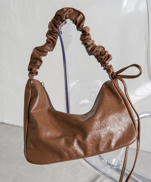 VENCEEXCHANGE（ヴァンスエクスチェンジ）の「ディア2WAYショルダーバッグ（ショルダーバッグ・レディース・レッド/ブラウン/シルバー/ブラック・FREE）」の2枚目の写真