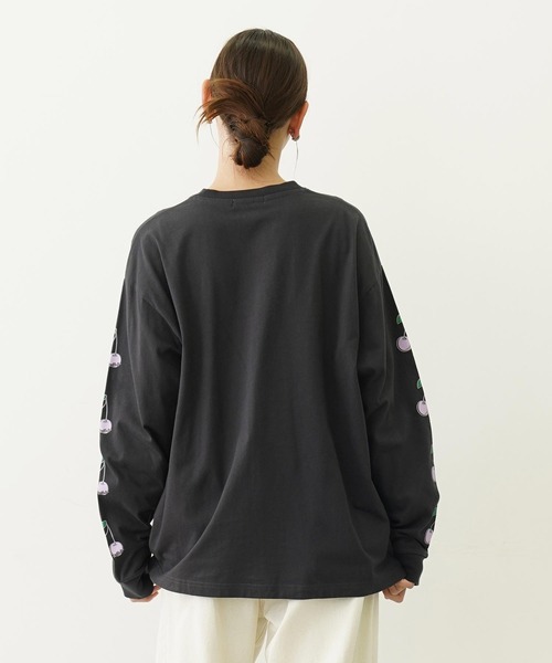 MILKFED.（ミルクフェド）の「SIDE CHERRIES WIDE L/S TEE（Tシャツ/カットソー・レディース・オフホワイト/チャコール/アッシュ・M/L）」の22枚目の写真