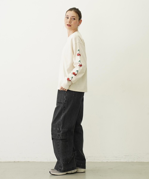 MILKFED.（ミルクフェド）の「SIDE CHERRIES WIDE L/S TEE（Tシャツ/カットソー・レディース・オフホワイト/チャコール/アッシュ・M/L）」の16枚目の写真
