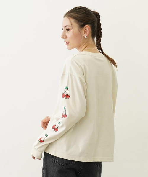 MILKFED.（ミルクフェド）の「SIDE CHERRIES WIDE L/S TEE（Tシャツ/カットソー・レディース・オフホワイト/チャコール/アッシュ・M/L）」の9枚目の写真