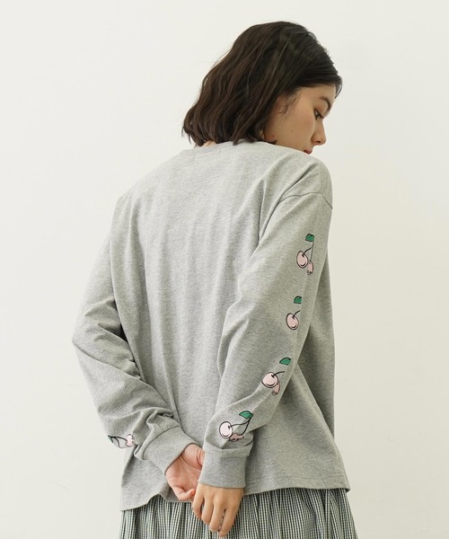 MILKFED.（ミルクフェド）の「SIDE CHERRIES WIDE L/S TEE（Tシャツ/カットソー・レディース・オフホワイト/チャコール/アッシュ・M/L）」の5枚目の写真