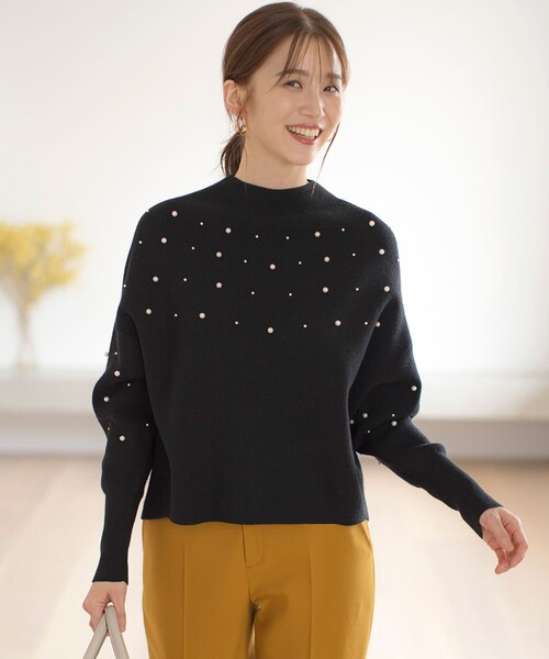 ANY SIS（エニィスィス）の「【洗える】パール調ディテール ニット（ニット/セーター・レディース・ブラック系/ライラック系/ライトグレー系・2）」の2枚目の写真