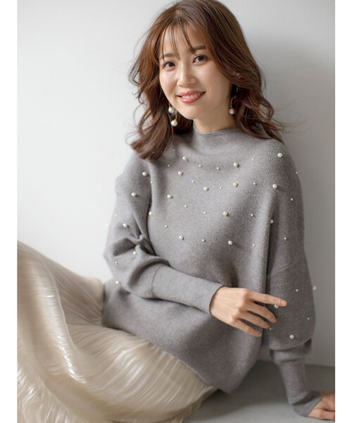 ANY SIS（エニィスィス）の「【洗える】パール調ディテール ニット（ニット/セーター・レディース・ブラック系/ライラック系/ライトグレー系・2）」の3枚目の写真