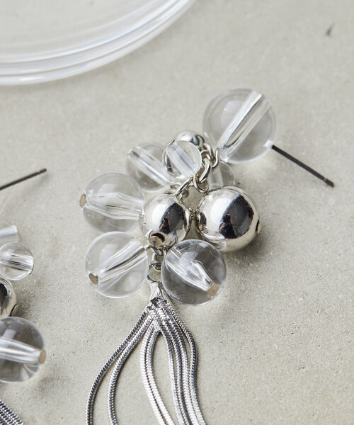 ear PAPILLONNER(イアパピヨネ)の「《WEB&一部店舗限定》コスモスロングピアス(ピアス(両耳用)・レディース・シルバー・FREE)」の9枚目の写真