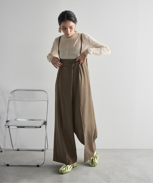 THE YOn（ザヨン）の「アシンメトリーラップサロペット