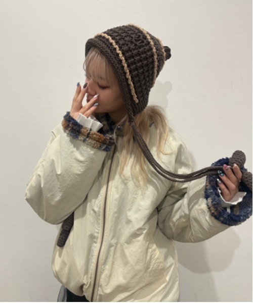 kutir（クティール）の「kutirlune／手編み風タッセルニット帽（ニットキャップ/ビーニー・レディース・レッド/ブラウン/ホワイト・FREE）」の3枚目の写真