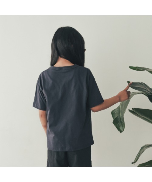 ZERO standerd（ゼロスタンダード）の「ゼロスタンダード STANDARDTシャツ（Tシャツ/カットソー・キッズ・ネイビー/レッド/オフホワイト/アイボリー/ブラック・100cm/110cm/120cm/130cm/140cm/150cm/160cm）」の6枚目の写真