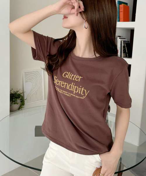 Ada.(エイダ)の「表面感 ロゴ ベーシック Tシャツ(Tシャツ/カットソー・レディース・ホワイト/ブラウン/レッド/グレー・FREE)」の3枚目の写真
