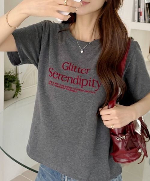 Ada.(エイダ)の「表面感 ロゴ ベーシック Tシャツ(Tシャツ/カットソー・レディース・ホワイト/ブラウン/レッド/グレー・FREE)」の2枚目の写真