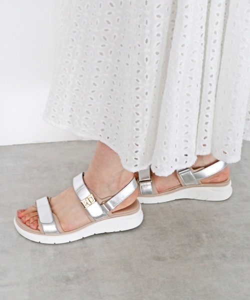 MODE KAORI(モードカオリ)の「ダブルベルクロスポーツサンダル/21529(サンダル・レディース・ブラック/ライトベージュ/シルバー・22.5cm/23cm/23.5cm/24cm/24.5cm/25cm)」の10枚目の写真