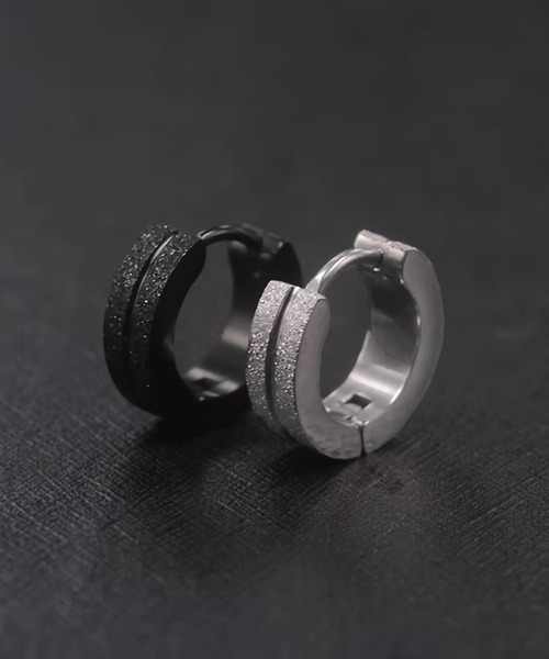 SBG（エスビー）の「SBG グリッターラインフープピアス 片耳（ピアス（片耳用）・メンズ・ブラック/シルバー・FREE）」の6枚目の写真