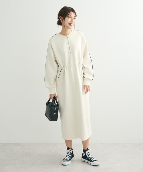 Green　Parks（グリーンパークス）の「ハーフZIPトラックワンピース（ワンピース・レディース・チャコールグレー/アイボリー・FREE）」の2枚目の写真