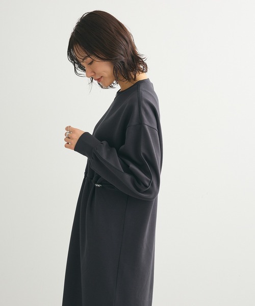 Green　Parks（グリーンパークス）の「ハーフZIPトラックワンピース（ワンピース・レディース・チャコールグレー/アイボリー・FREE）」の12枚目の写真