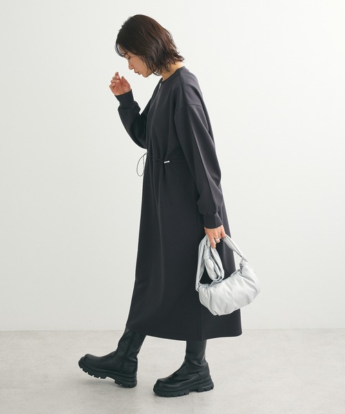 Green　Parks（グリーンパークス）の「ハーフZIPトラックワンピース（ワンピース・レディース・チャコールグレー/アイボリー・FREE）」の8枚目の写真