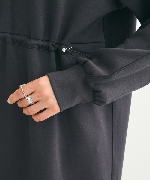 Green　Parks（グリーンパークス）の「ハーフZIPトラックワンピース（ワンピース・レディース・チャコールグレー/アイボリー・FREE）」の15枚目の写真