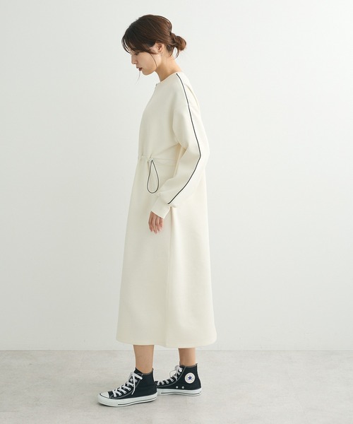 Green　Parks（グリーンパークス）の「ハーフZIPトラックワンピース（ワンピース・レディース・チャコールグレー/アイボリー・FREE）」の4枚目の写真