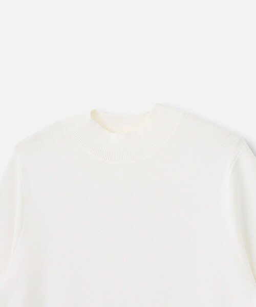 allureville（アルアバイル）の「◇総針モックネック5分袖プルオーバー（ニット/セーター・レディース・オフホワイト/ブラック・2）」の4枚目の写真