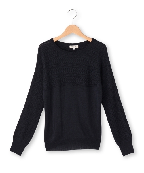 SOUP（スープ）の「ケーブル編み切り替えクルーネックニット（ニット/セーター・レディース・ホワイト/レッド/グレー/ブルー/ブラック・9/11）」の4枚目の写真