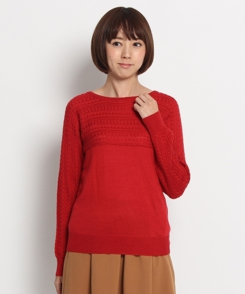 SOUP（スープ）の「ケーブル編み切り替えクルーネックニット（ニット/セーター・レディース・ホワイト/レッド/グレー/ブルー/ブラック・9/11）」の6枚目の写真