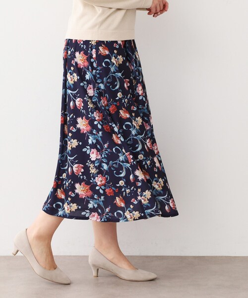 LAURA ASHLEY(ローラアシュレイ)の「【洗える/同柄アイテムあり】ローザリンド柄シフォンスカート(スカート・レディース・ホワイト系1/ネイビー系・38/40)」の17枚目の写真