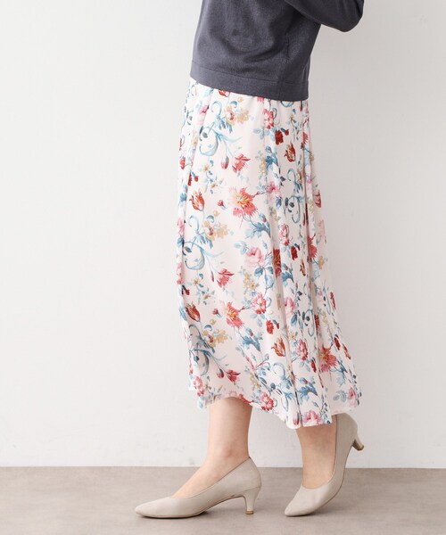 LAURA ASHLEY(ローラアシュレイ)の「【洗える/同柄アイテムあり】ローザリンド柄シフォンスカート(スカート・レディース・ホワイト系1/ネイビー系・38/40)」の13枚目の写真
